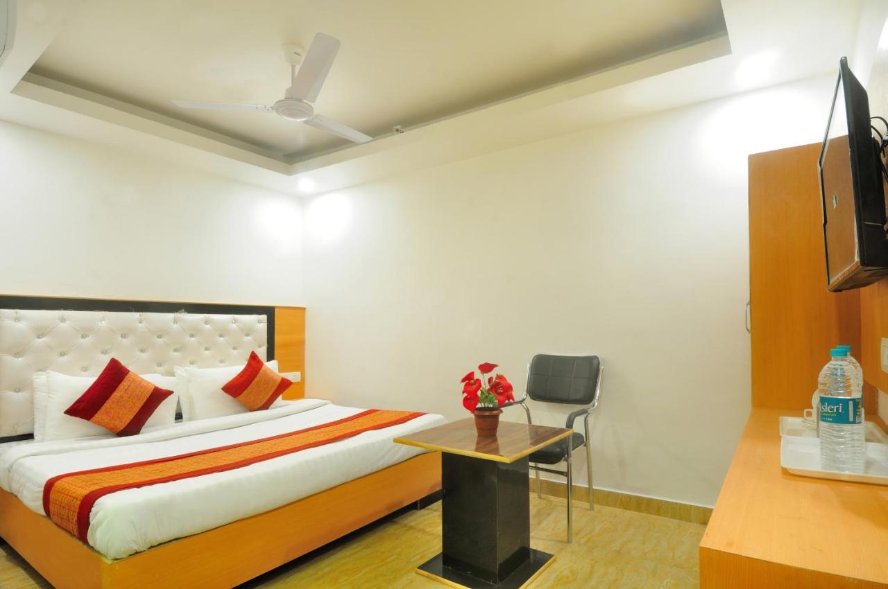 Hotel Noida Delight Εξωτερικό φωτογραφία